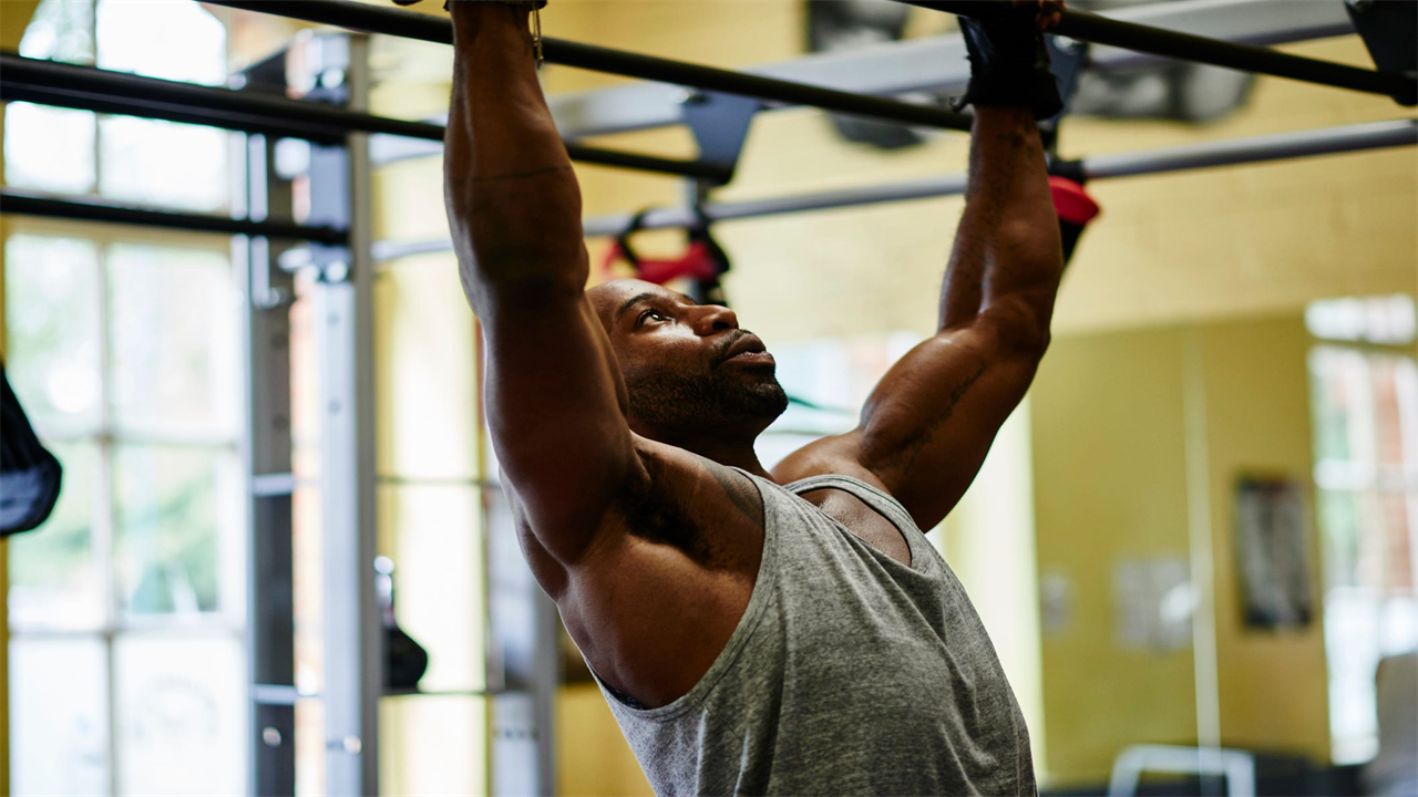 A Top Trainer Shared His Best Advice for Improving Your Pullups Quickly