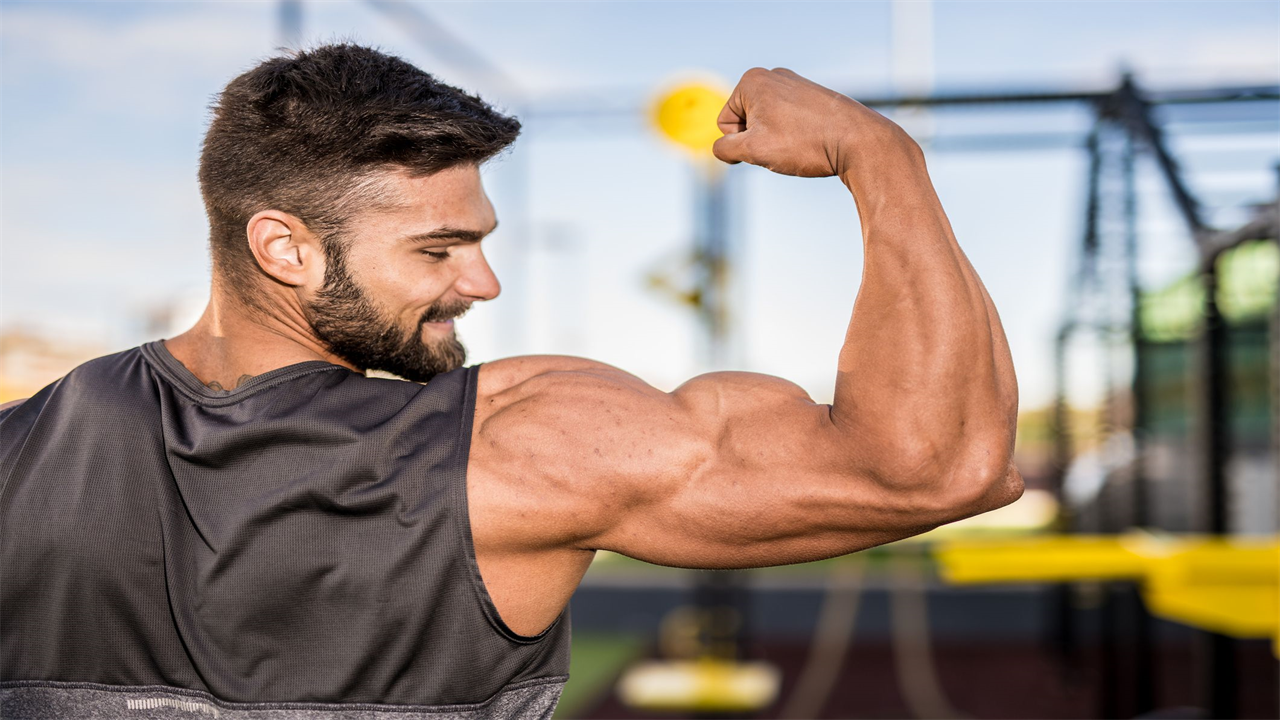 A Strength Coach Shared His Top Tip for Training Your Biceps