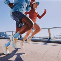 Free Your Stride With The HOKA Arahi 8